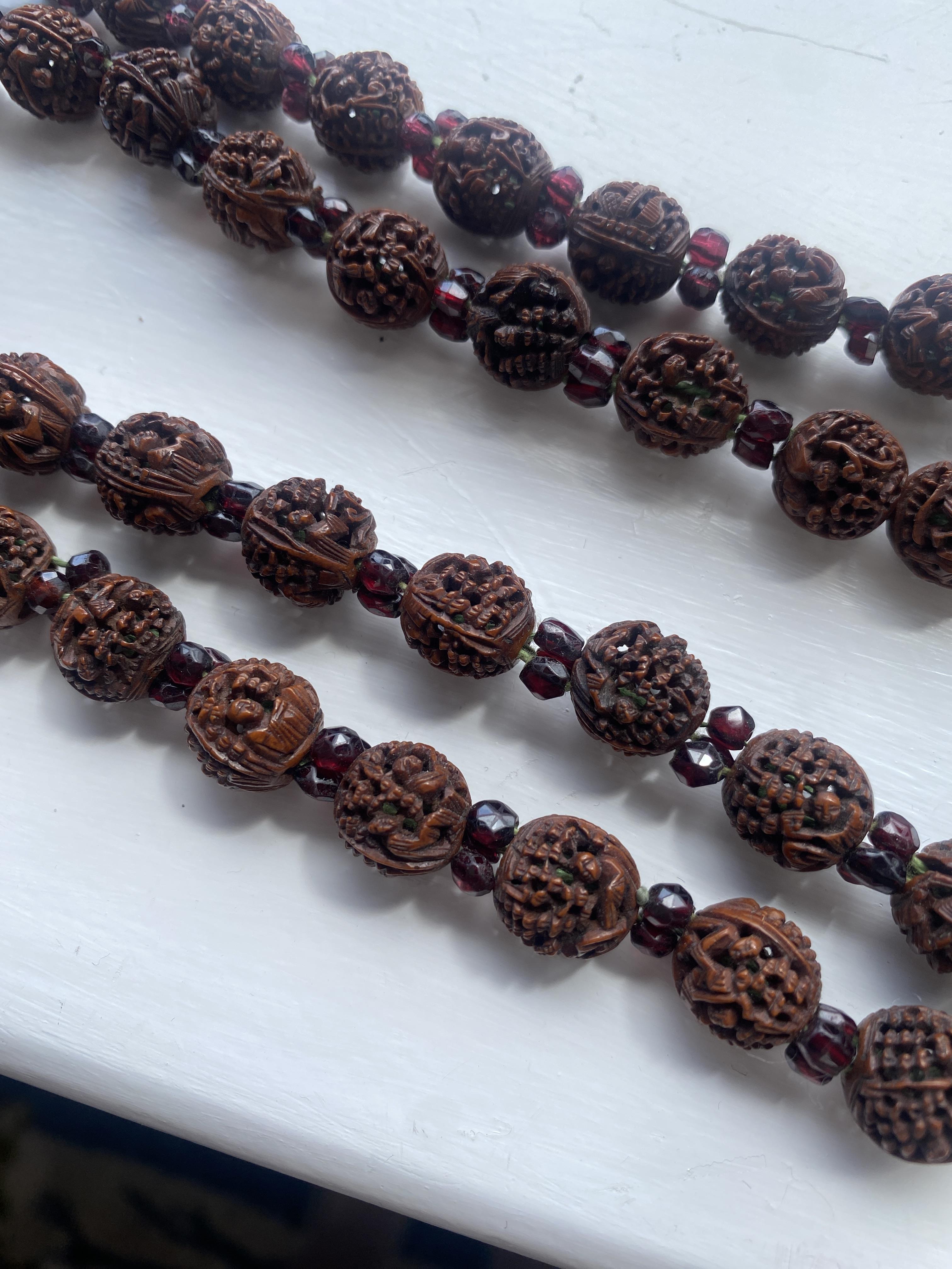 A 19th century Chinese Hediao nut necklace - Image 3 of 7