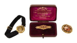 A Victorian 9ct gold bar brooch