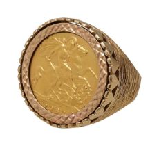 Elizabeth II half sovereign mounted in a ring