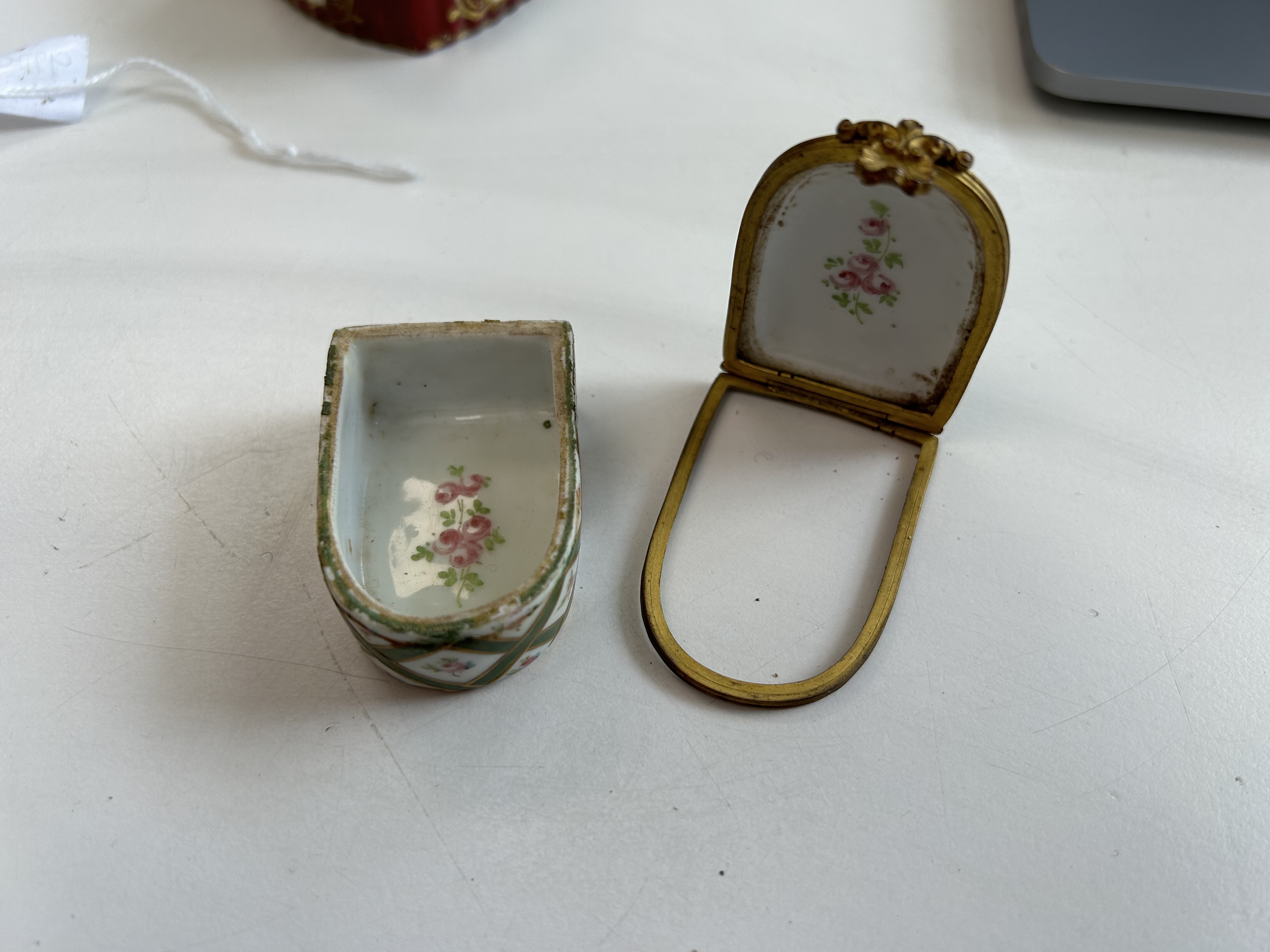 Two late 19th century Sevres style porcelain trinket boxes - Image 5 of 7