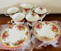 ROYAL ALBERT OLD COUNTRY ROSES, APPROX THIRTEEN PIECES, ORIGINAL PACKING