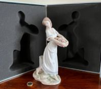 LLADRO GARDEN OF ATHENS IN BOX AND SLEEVE, PRIVILEGE COLLECTION 2004
