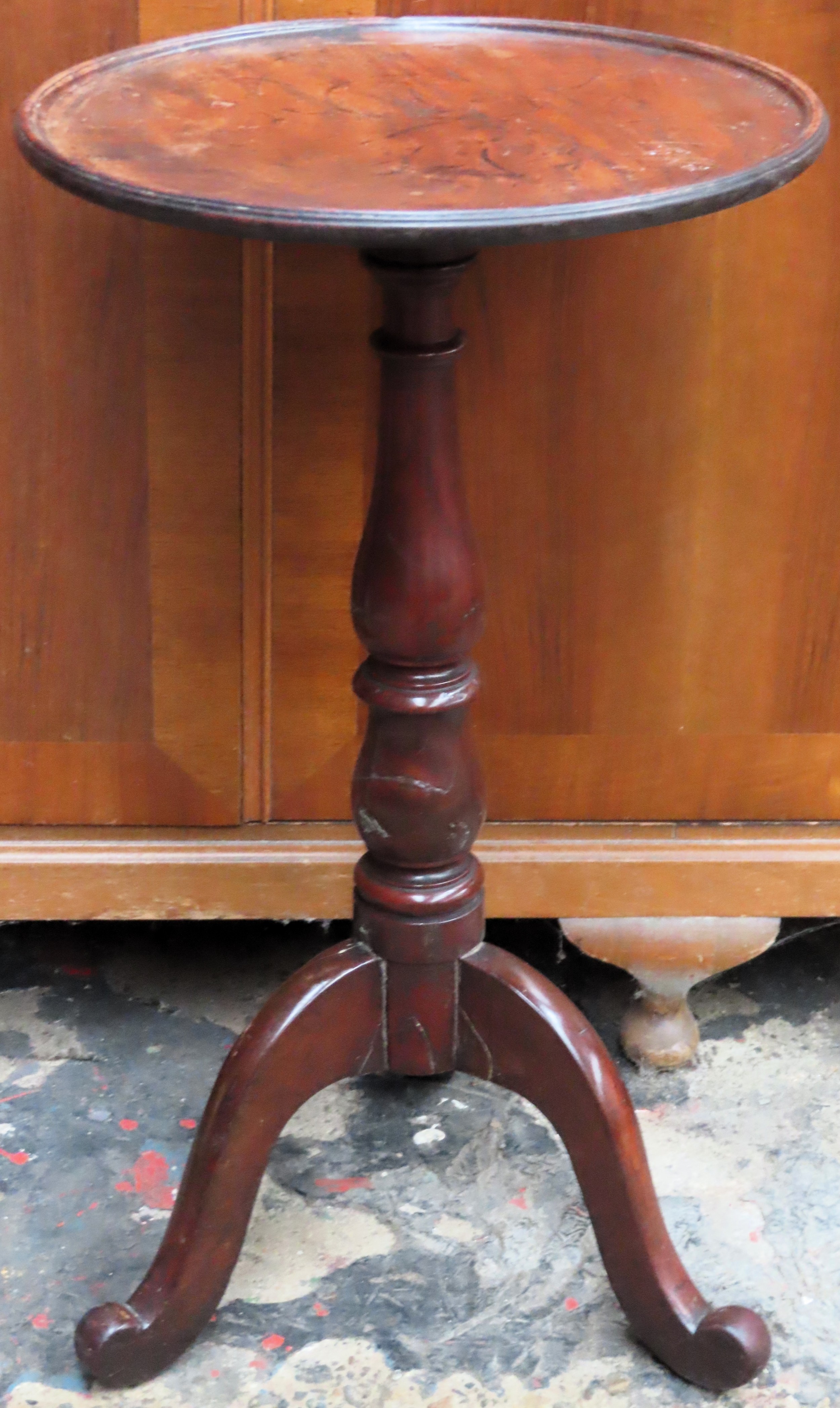 Victorian Mahogany tripod side table. Approx. 70cm H x 41cm Diameter