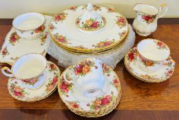 QUANTITY OF ROYAL ALBERT OLD COUNTRY ROSES CHINA