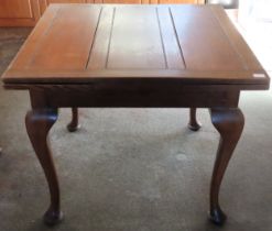 1920's draw leaf table. Approx. 74cm H x 92cm W x 84cm D Used condition, scuffs and scratches