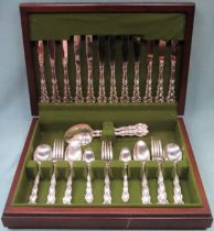 Wooden cased vintage canteen of Kings/Queens pattern Community silver plated cutlery reasonable used