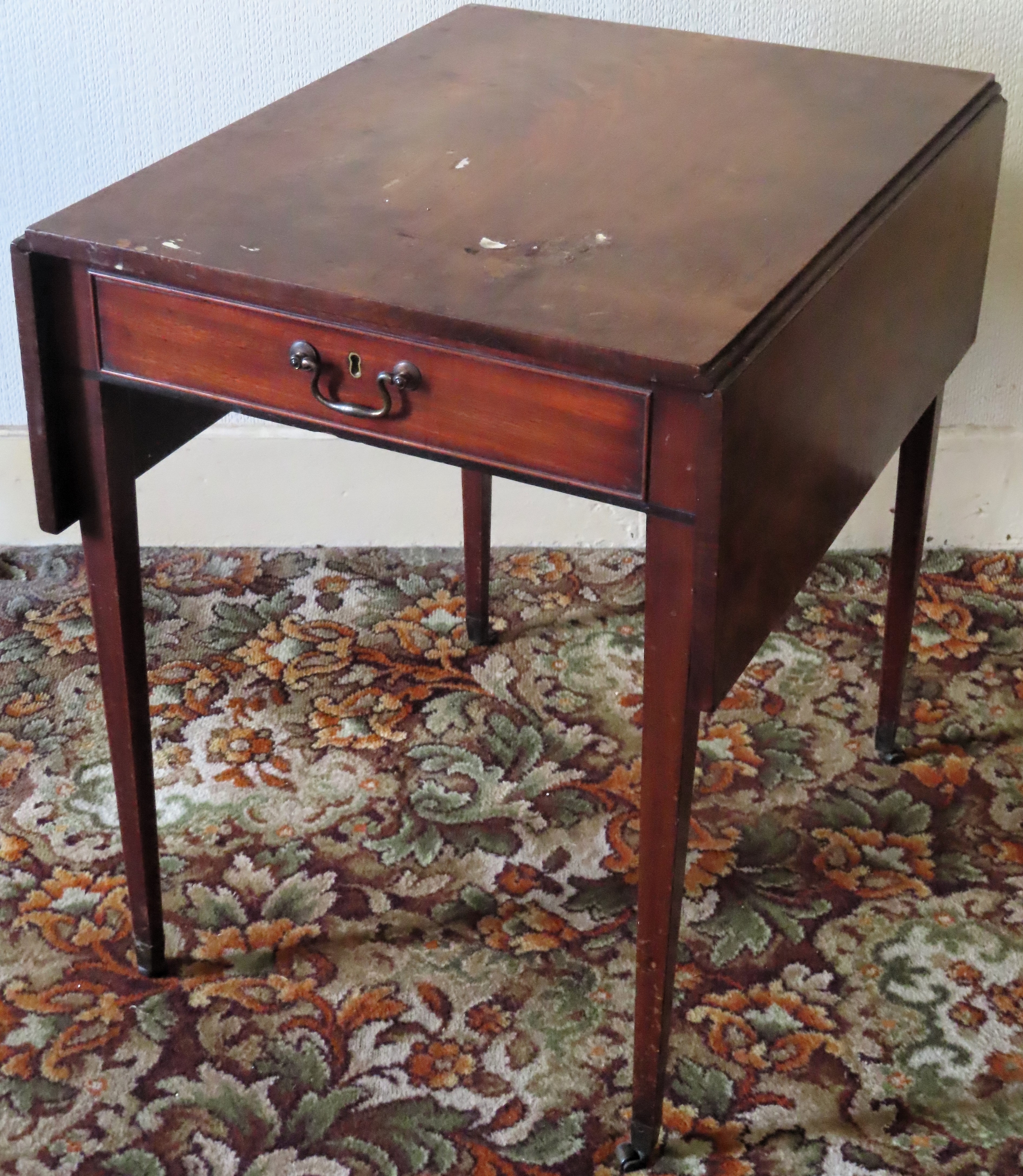 19th century mahogany single drawer Pembroke table. Approx. 70cm H x 99cm W x 69cm D Used condition,