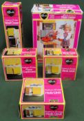 1970/80's Pedigree Sindy five various boxed kitchen related items All in used condition, unchecked