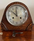 1940'S OAK CASED MANTLE CLOCK