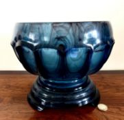 ART DECO MOLDED GLASS BOWL UPON MATCHING GLASS STAND, APPROX 24cm DIAMETER AND 21cm HIGH
