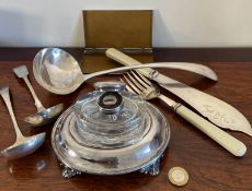 QUANTITY OF SILVER PLATEDWARE, INKWELL ON SILVER PLATED STAND PLUS OTHER PLATED WARES