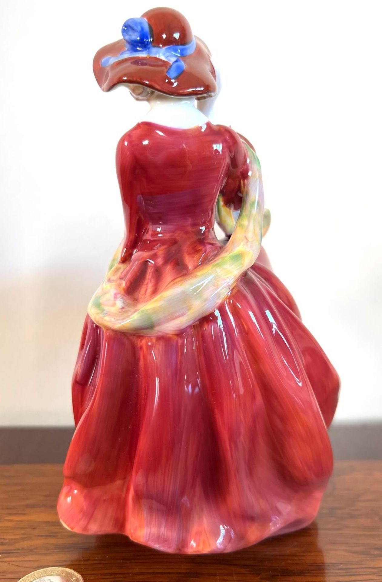 ROYAL DOULTON FIGURE TOP O' THE HILL HN1834, APPROX 23cm - Image 2 of 3