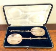 PAIR OF SILVER APOSTLE ANOINTING SPOONS, APPROX WEIGHT 140g