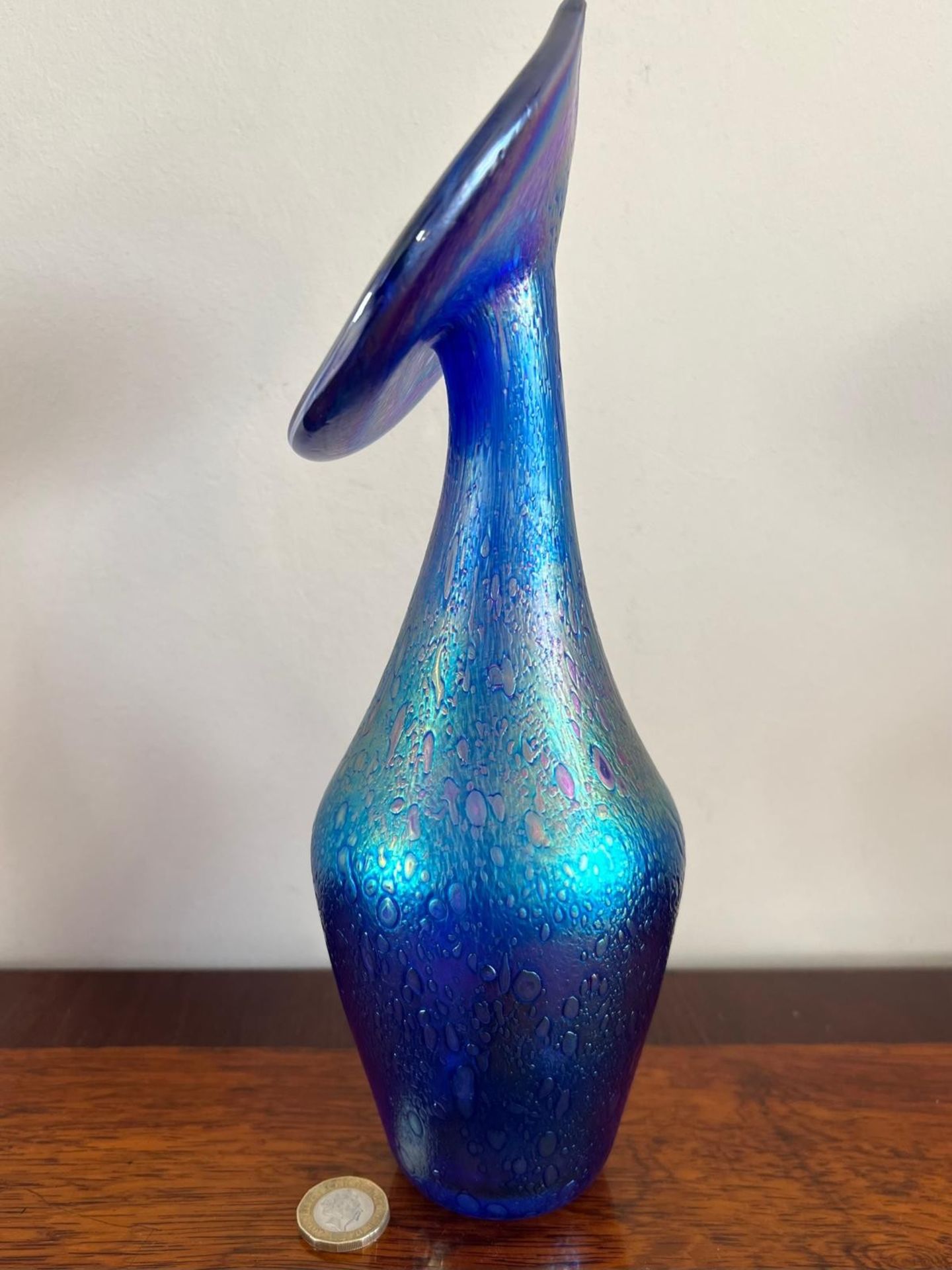 ART NOUVEAU IRIDESCENT GLASS VASE ATTRIBUTED TO HERON GLASS, APPROX 29cm HIGH - Image 3 of 3