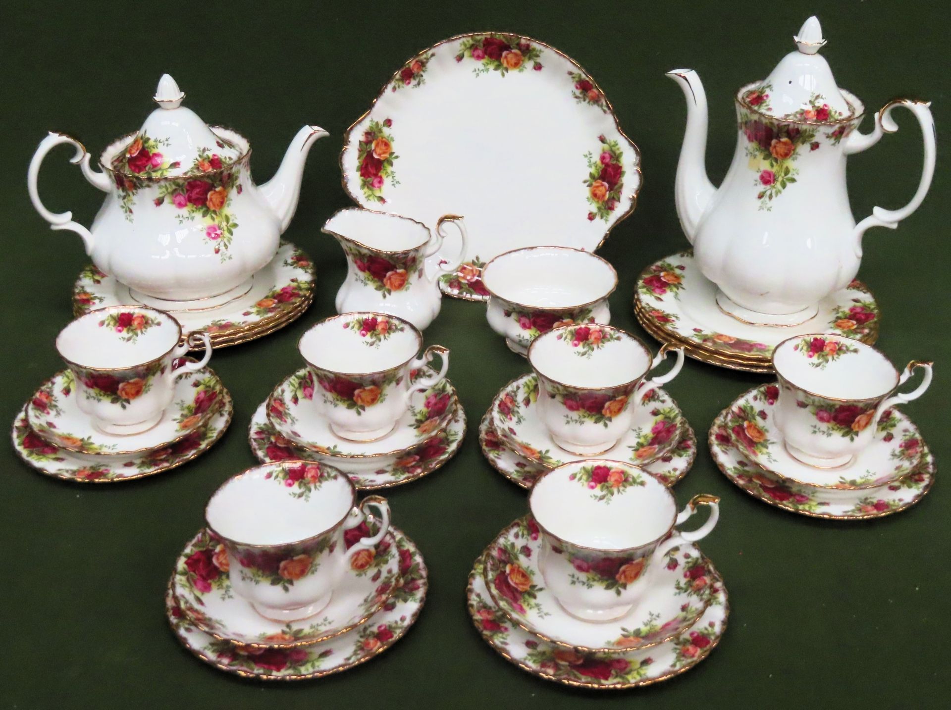 Large quantity of Royal Albert Old Country Roses