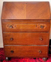 Art Deco oak fall front writing bureau. Approx. 100cm H x 77cm W x 43cm D