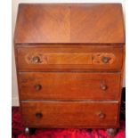 Art Deco oak fall front writing bureau. Approx. 100cm H x 77cm W x 43cm D