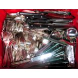 Large quantity of loose silver plated flatware Inc. Kings/Queens pattern cutlery