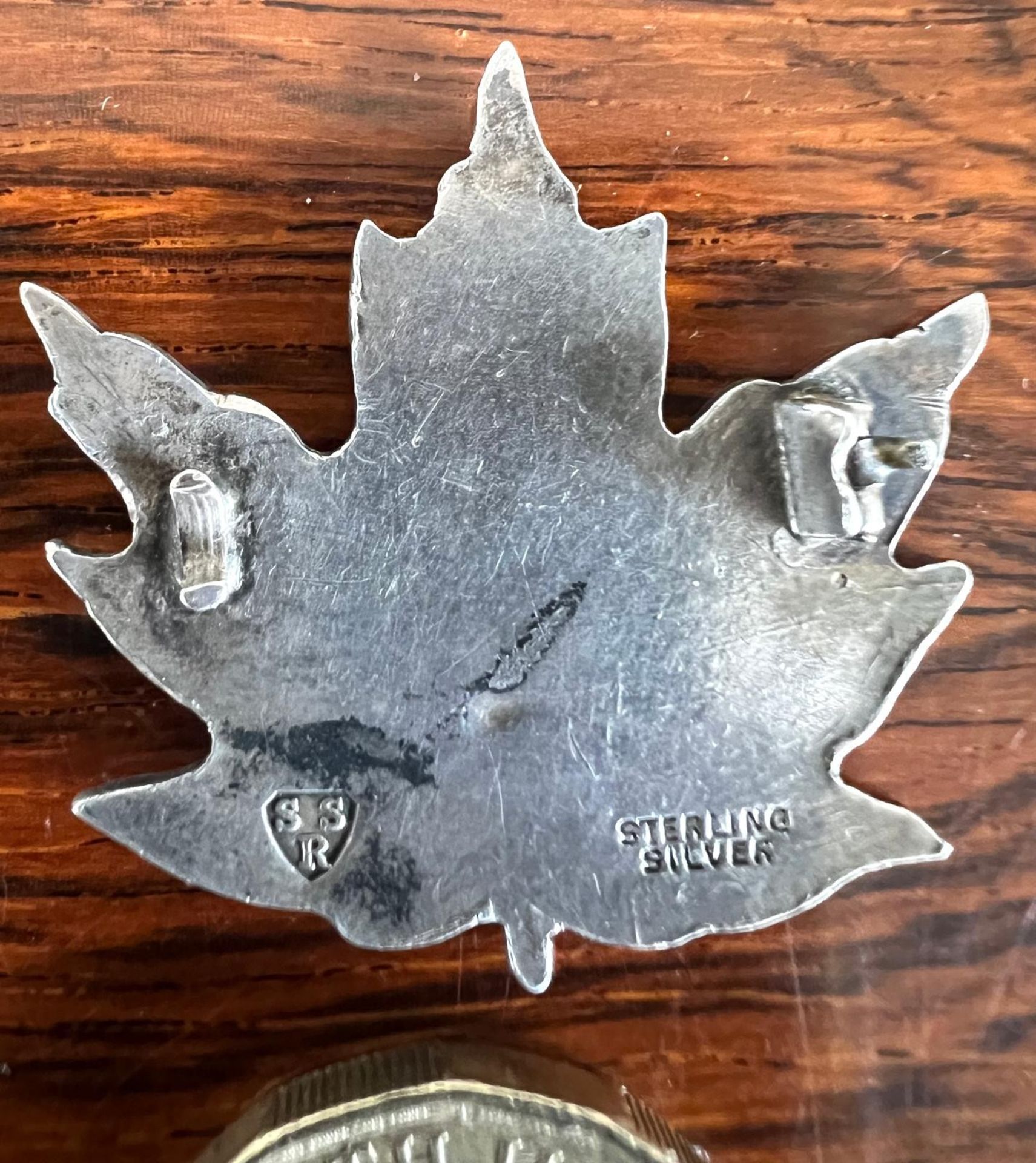 LONDON ASSAY ARP BADGE, CANADIAN MAPLE LEAF SILVER BADGE, TOTAL WEIGHT APPROX 16.6g - Image 3 of 3