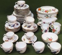 Large quantity of Royal Worcester Evesham tea/dinnerware