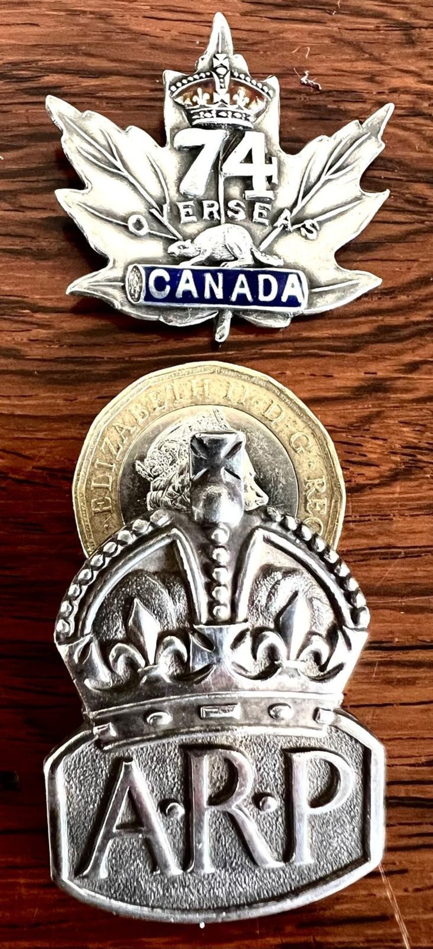 LONDON ASSAY ARP BADGE, CANADIAN MAPLE LEAF SILVER BADGE, TOTAL WEIGHT APPROX 16.6g