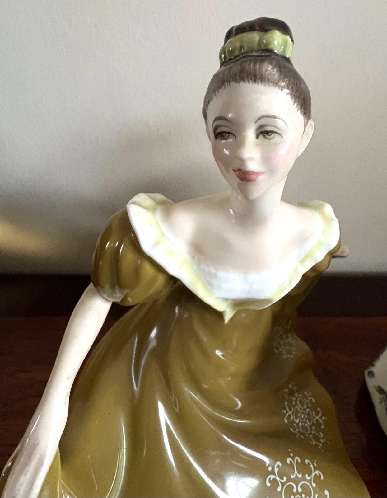 ROYAL DOULTON FIGURES BEATRICE HN3263 AND LYNNE HN2329, MODELLED BY PEGGY DAVIES, APPROX 20cm HIGH - Image 2 of 5