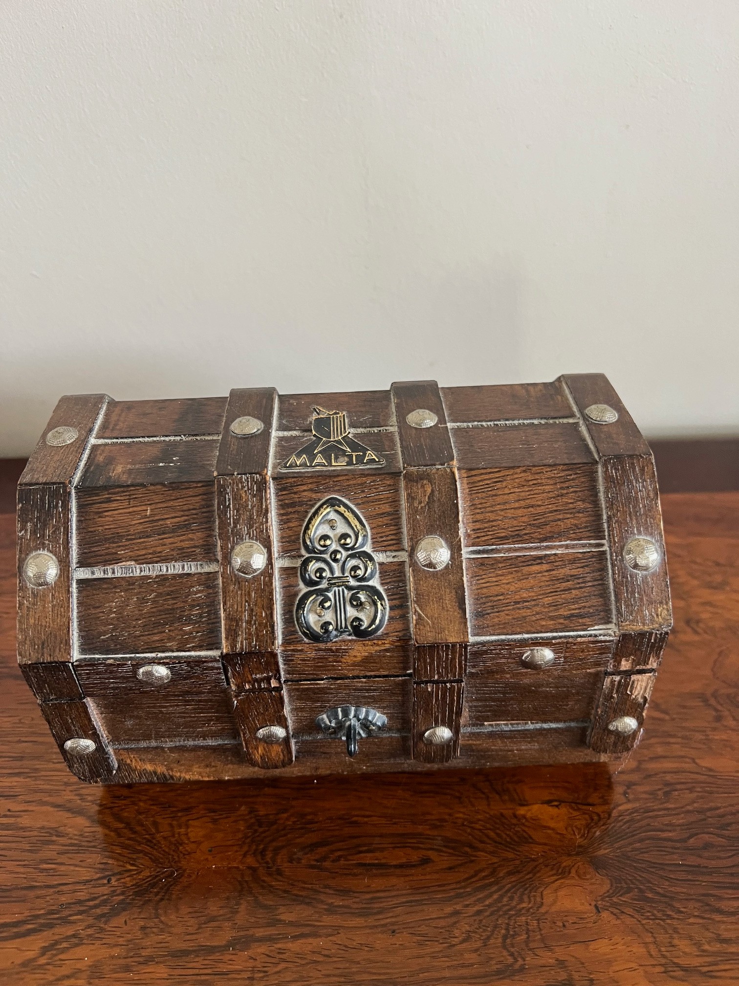 SILVER BRACELET AND QUANTITY OF COSTUME JEWELLERY, PLUS WOODEN CASKET - Image 2 of 4