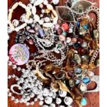 ACCUMULATION OF COSTUME JEWELLERY, AS PER IMAGE