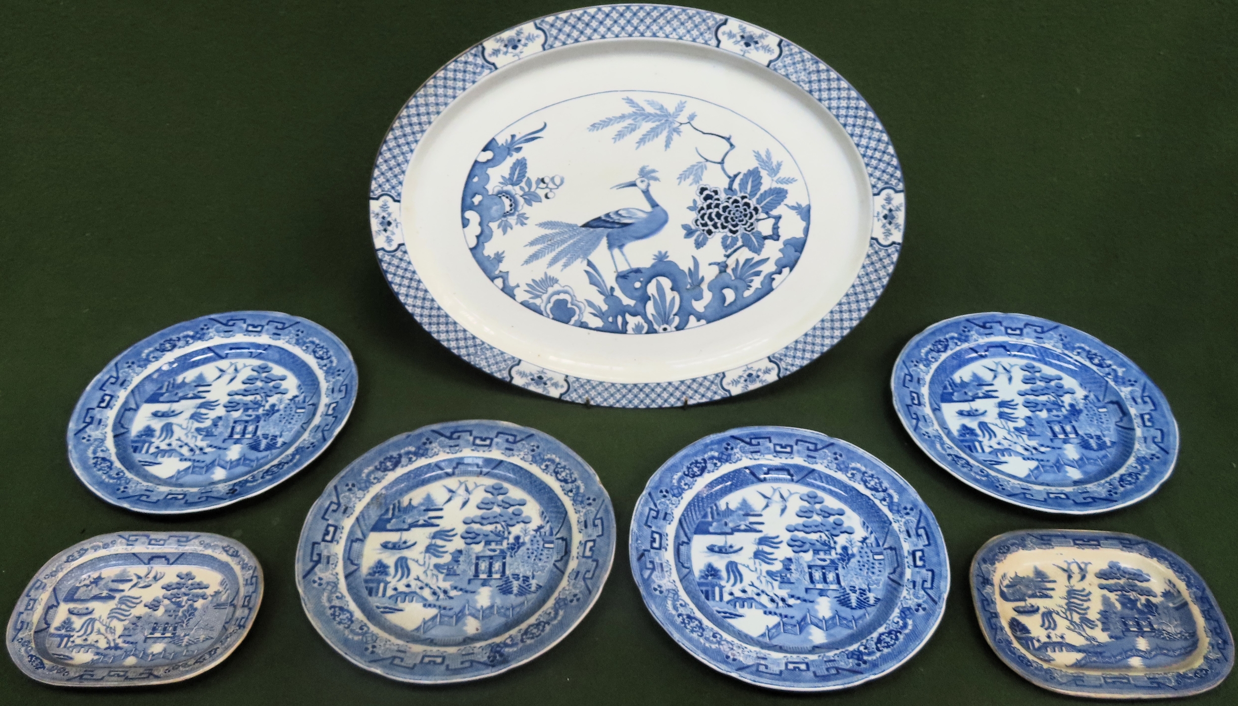 Sundry lot of blue and white ceramics - mostly Willow pattern, various makers all used and unchecked