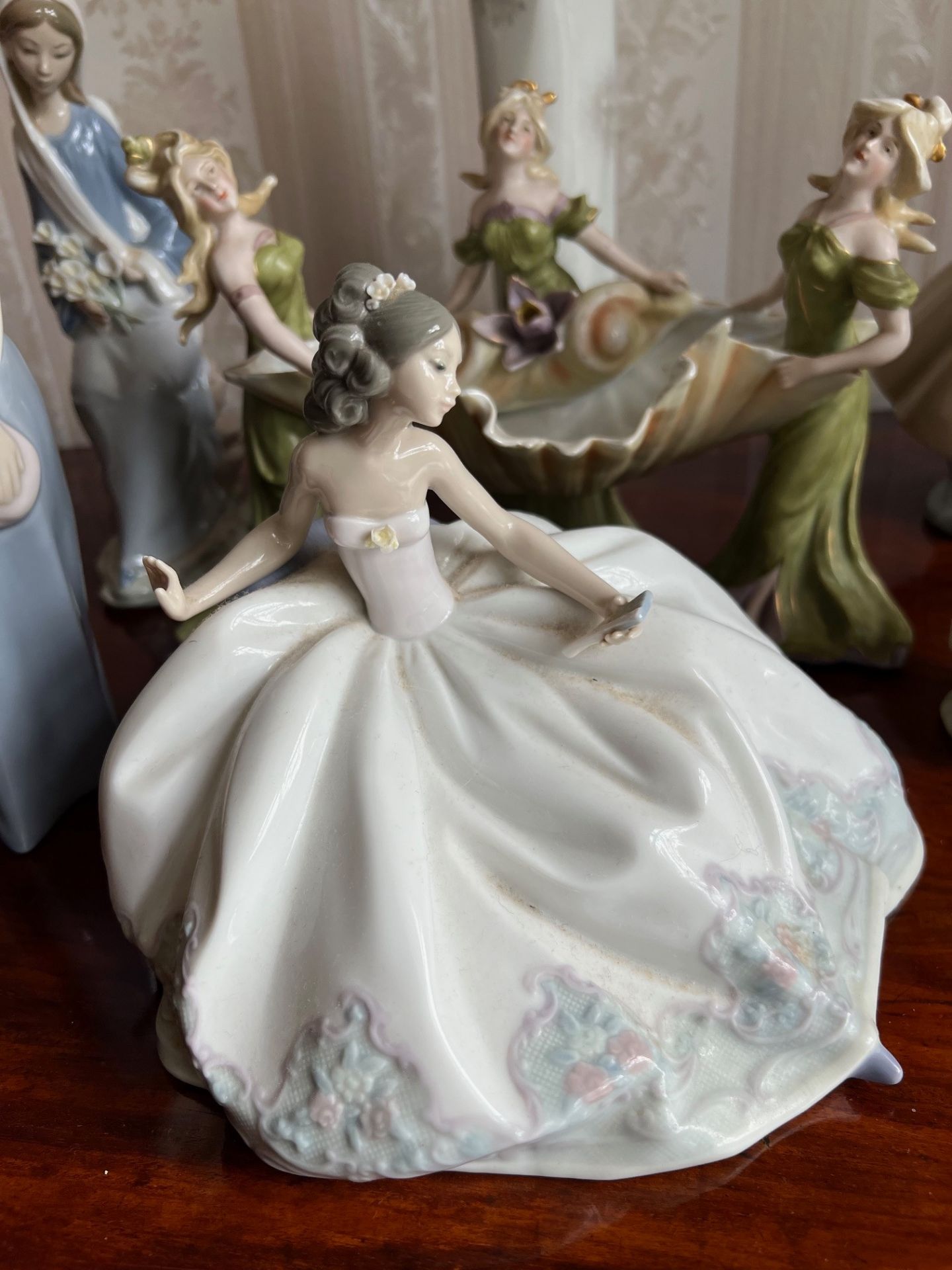 SIX LLADRO FIGURES AND ROYAL DUX STYLE POSY BOWL - Image 2 of 3