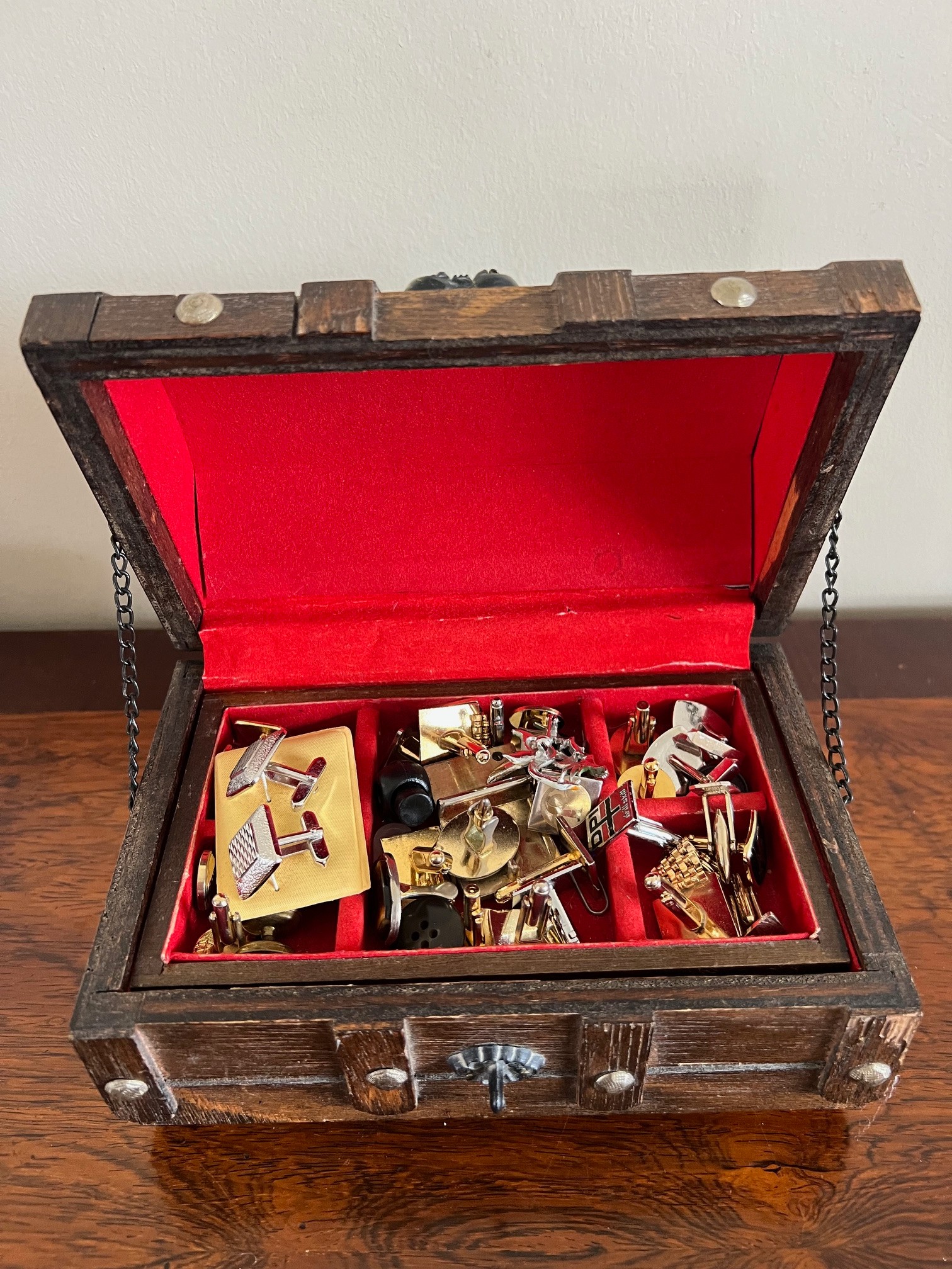 SILVER BRACELET AND QUANTITY OF COSTUME JEWELLERY, PLUS WOODEN CASKET - Image 3 of 4