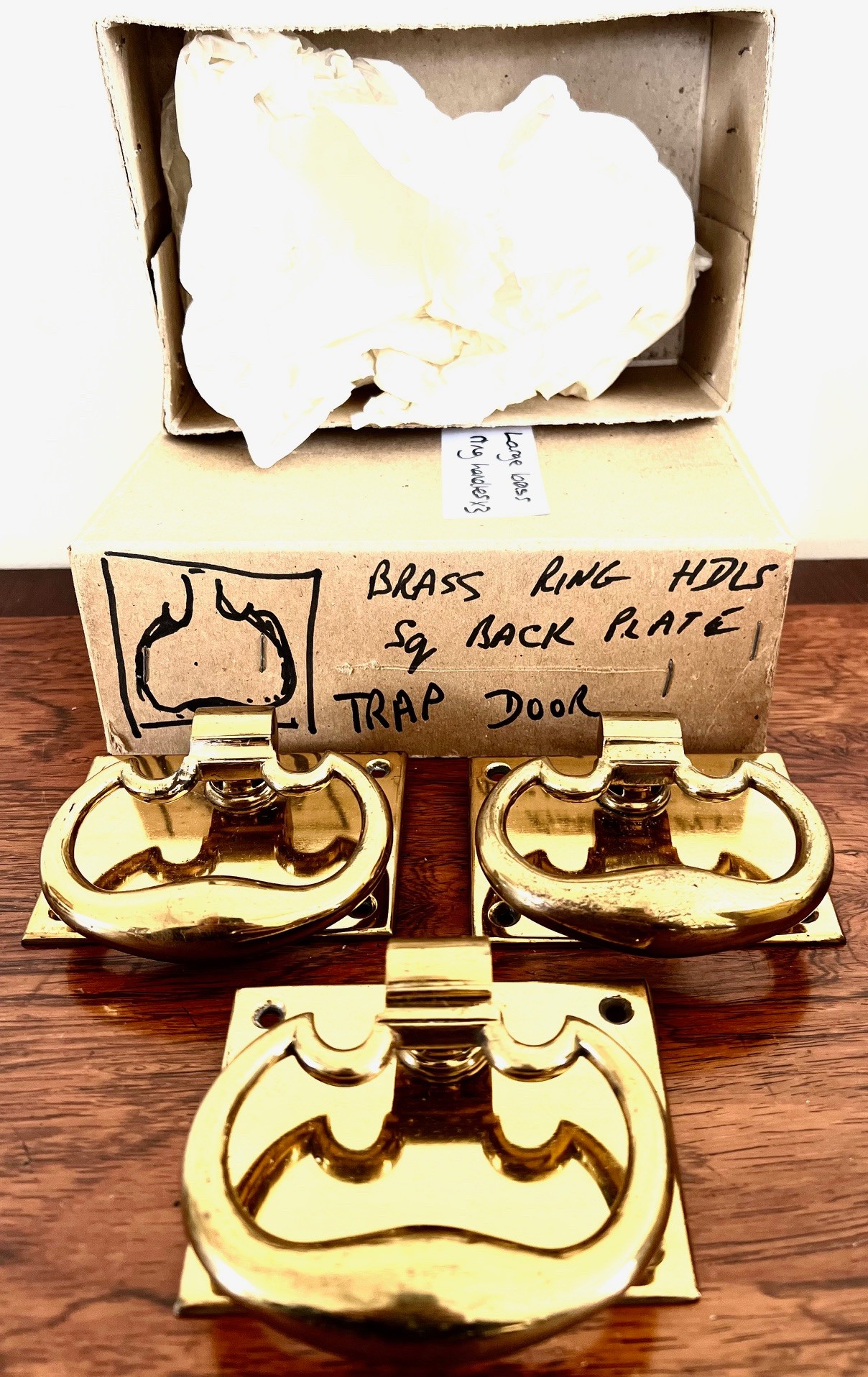 THREE BRASS "TRAP DOOR" HINGE HANDLES UPON BACK PLATES, HEAVY QUALITY, CAN BE ROTATED 360 DEGREES, - Image 5 of 5