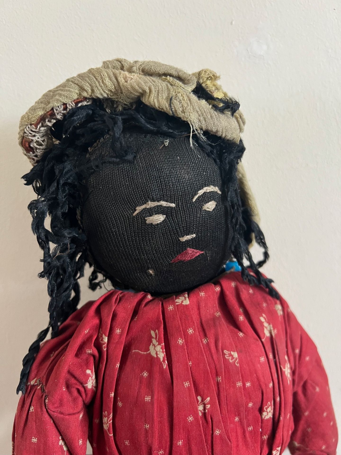 EARLY 20th CENTURY CHARACTER DOLL, PROBABLY ORIGINAL CLOTHING, APPROX 22cm LONG - Image 3 of 3