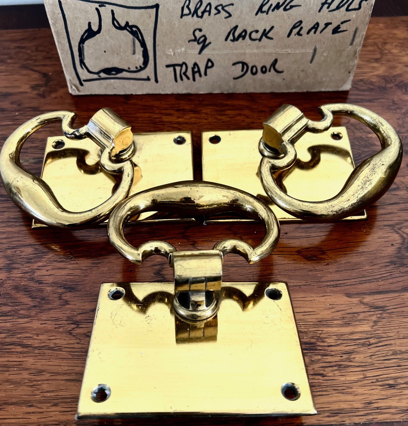 THREE BRASS "TRAP DOOR" HINGE HANDLES UPON BACK PLATES, HEAVY QUALITY, CAN BE ROTATED 360 DEGREES, - Image 3 of 5