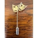GOLD STICK PIN DEPICTING COMEDY AND TRAGEDY, APPROX WEIGHT 2.2g