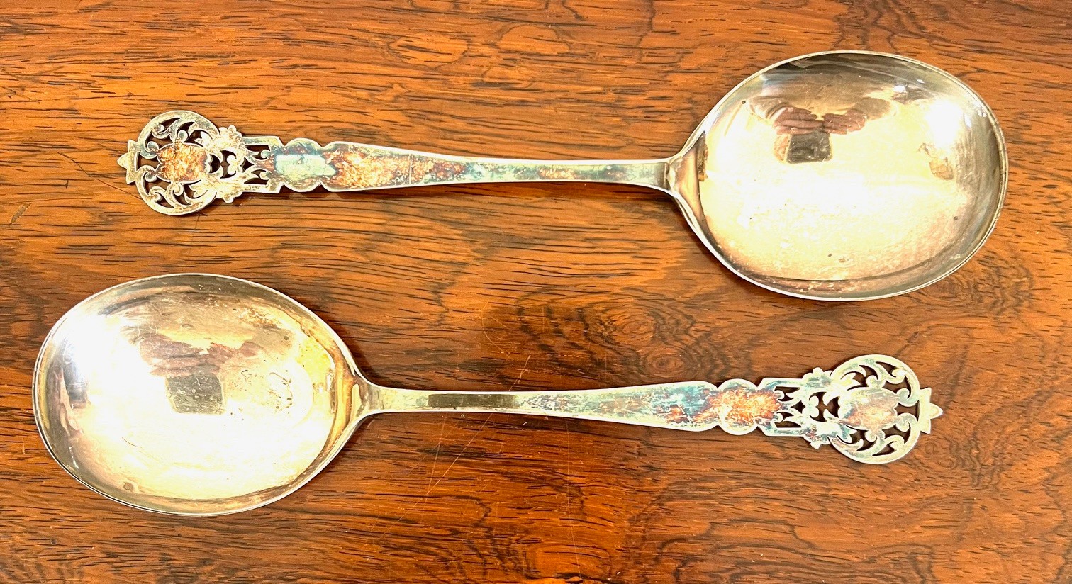 PAIR OF SILVER SERVING SPOONS, WEIGHT APPROX 140g