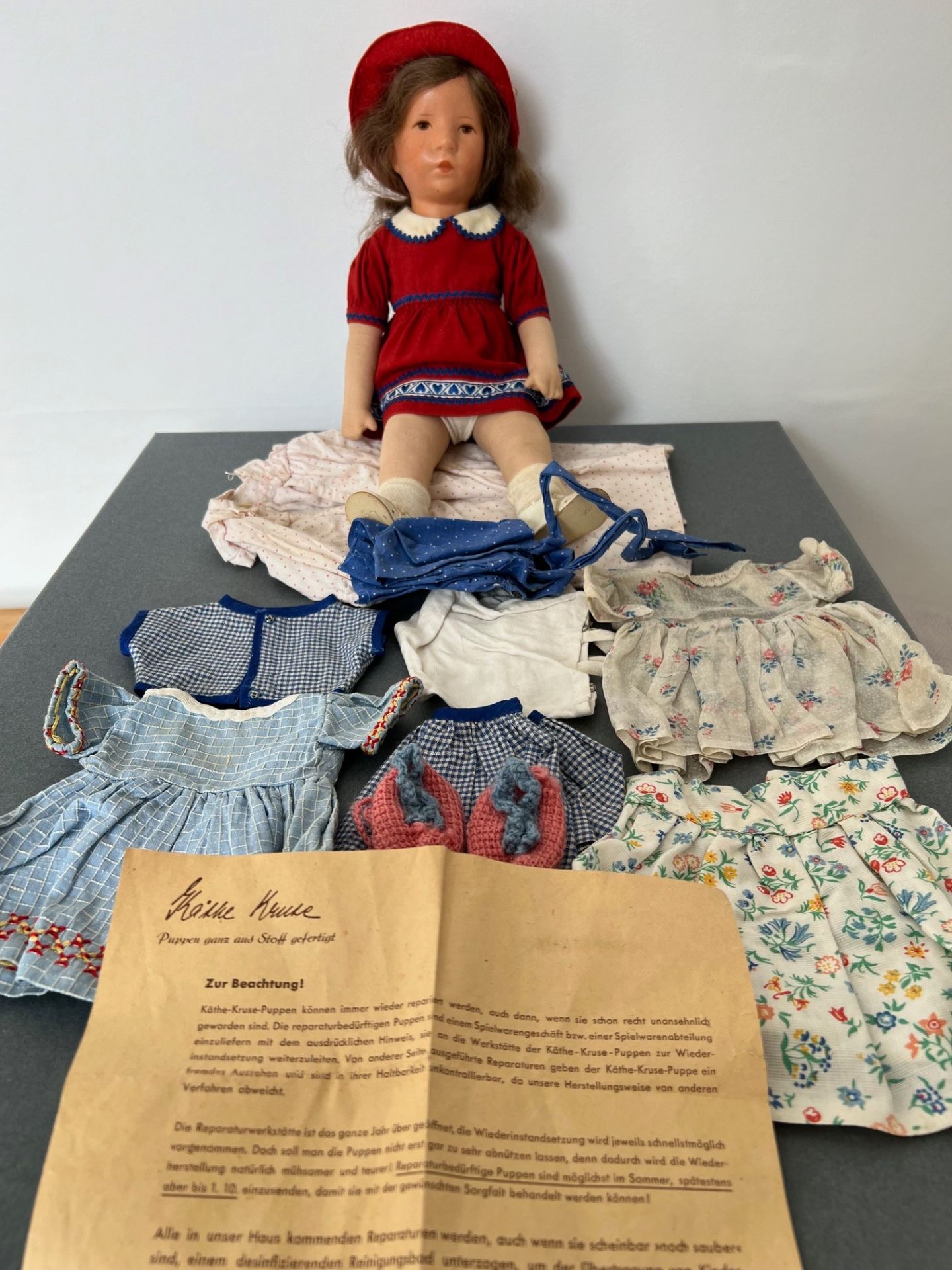 GERMAN DOLL, COMPOSITION HEAD, FABRIC BODY PLUS ASSOCIATED PERIOD CLOTHING - Image 2 of 9