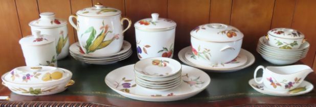 Quantity of Royal Worcester Evesham dinnerware All in used condition, unchecked