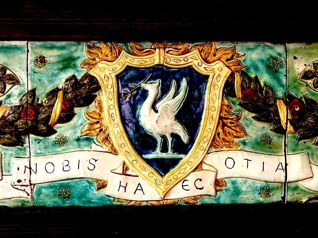 BIRKENHEAD DELLA ROBBIA PLAQUE IN THREE PANELS, DEPICTING LIVERPOOL LIVER BIRD AND LIVERPOOL CITY - Image 2 of 7