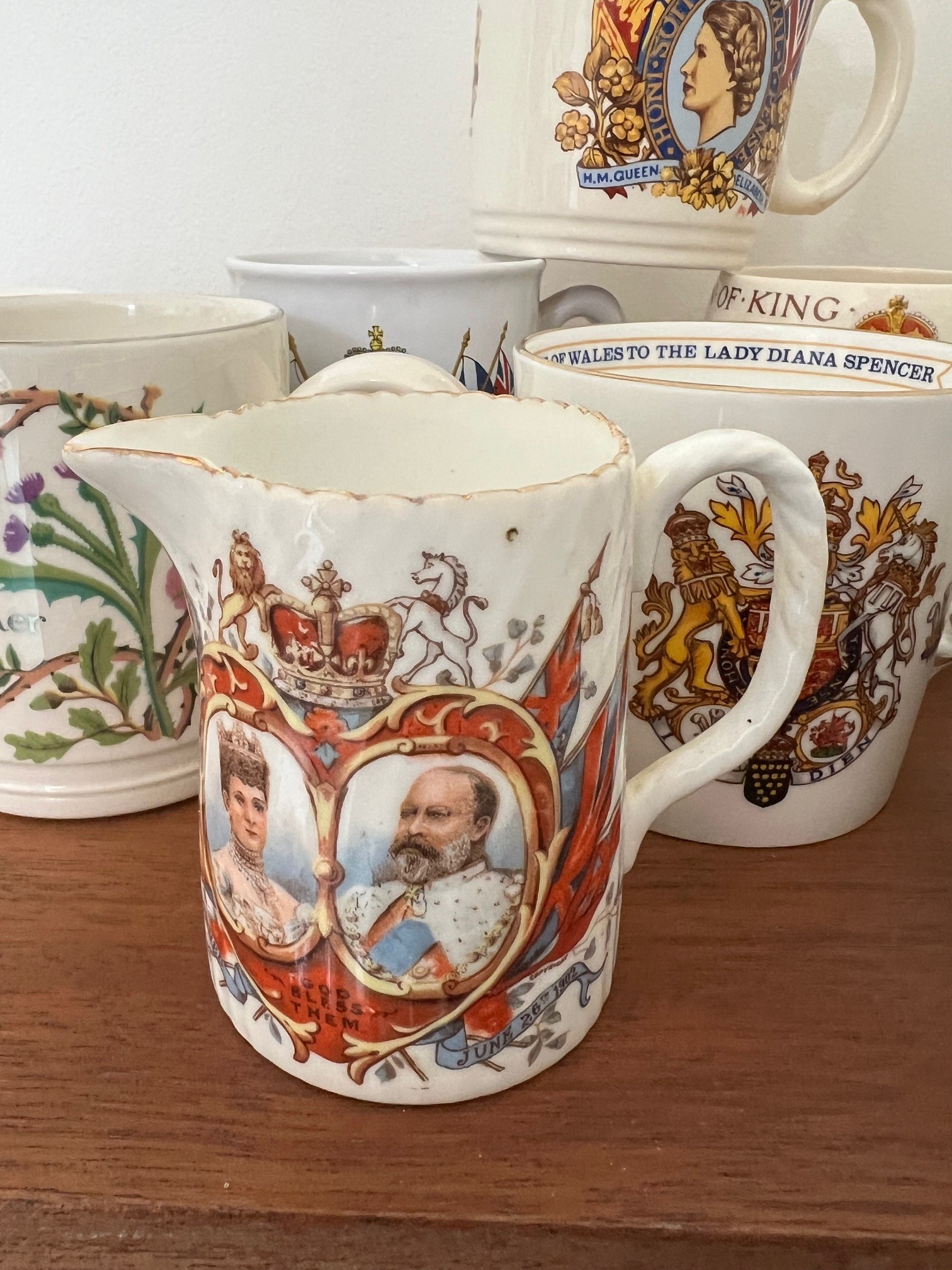 COLLECTION OF ROYAL MEMORABILIA, EDWARDIAN CREAM JUG AND EARLY VICTORIAN SMALL POTTERY TANKARD, - Image 5 of 5