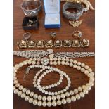 ACCUMULATION OF COSTUME JEWELLERY INCLUDING PEARLS, BRACELETS AND EARRINGS