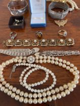ACCUMULATION OF COSTUME JEWELLERY INCLUDING PEARLS, BRACELETS AND EARRINGS