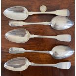 FIVE SILVER SERVING SPOONS, LONDON, 1820, WEIGHT APPROX 350g