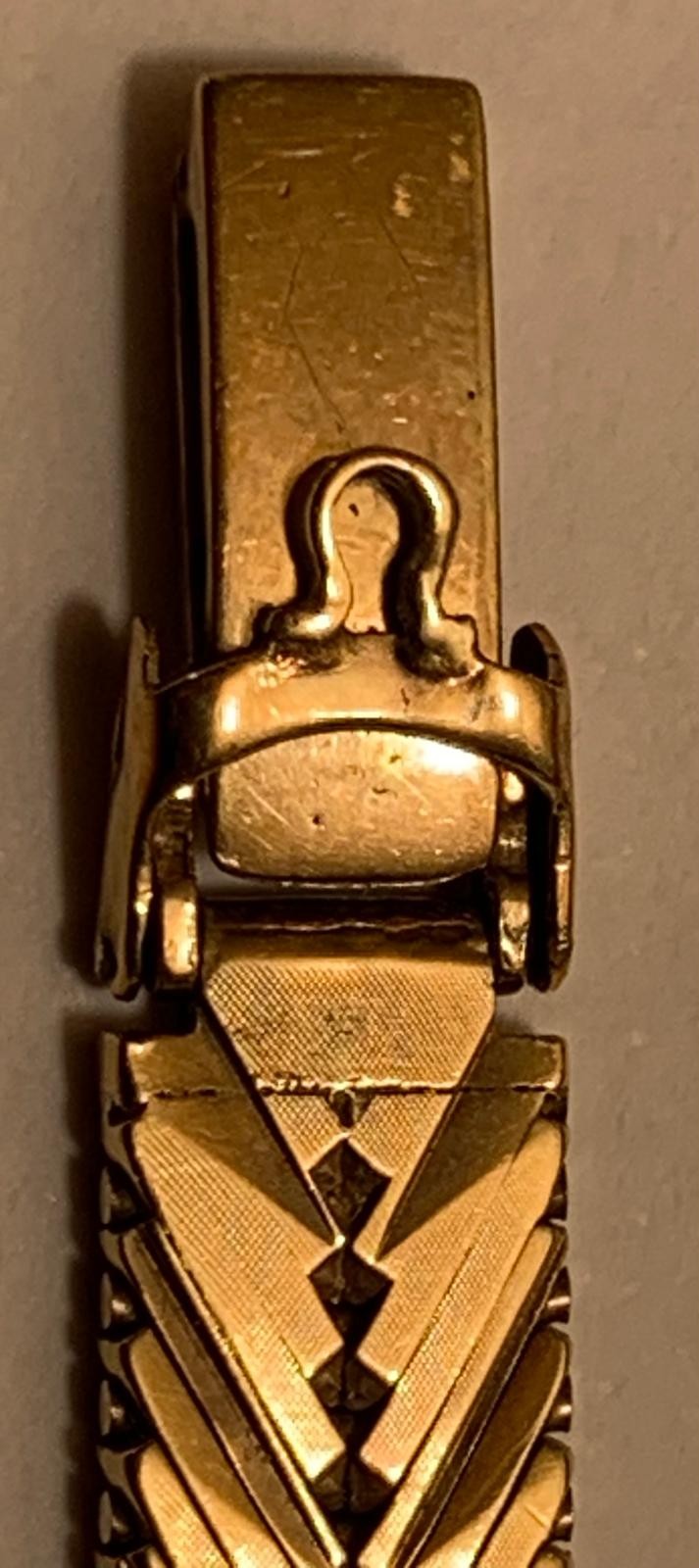 9ct GOLD OMEGA WATCH IN WORKING ORDER, APPROX 17.5cm FROM CLASP AND 17.5cm FROM LOCK, TOTAL WEIGHT - Image 10 of 17