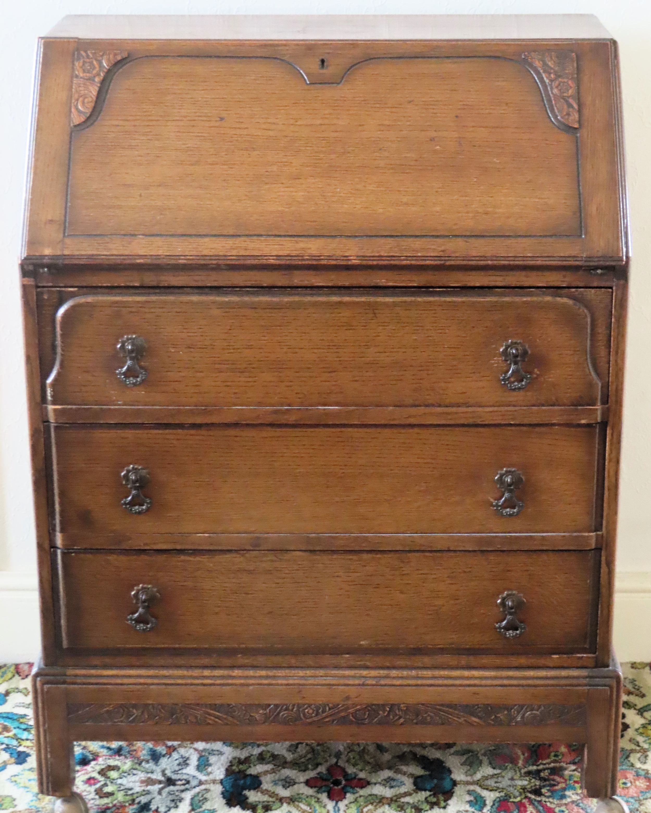 Early 20th century oak writing bureau. Approx. 100cm H x 74cm W x 43cm D Used condition, scuffs