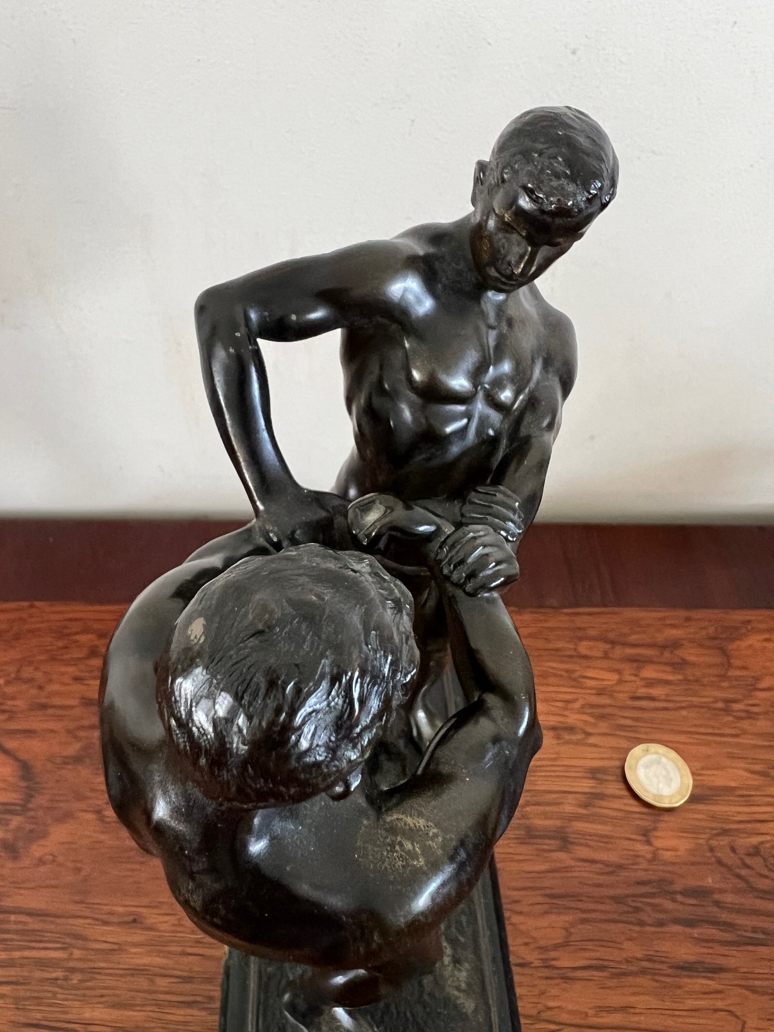 BRONZE FIGURES UPON MARBLE PLINTH DEPICTING CLASSICAL WRESTLERS, UNSIGNED, APPROX 23cm OVERALL - Image 2 of 4