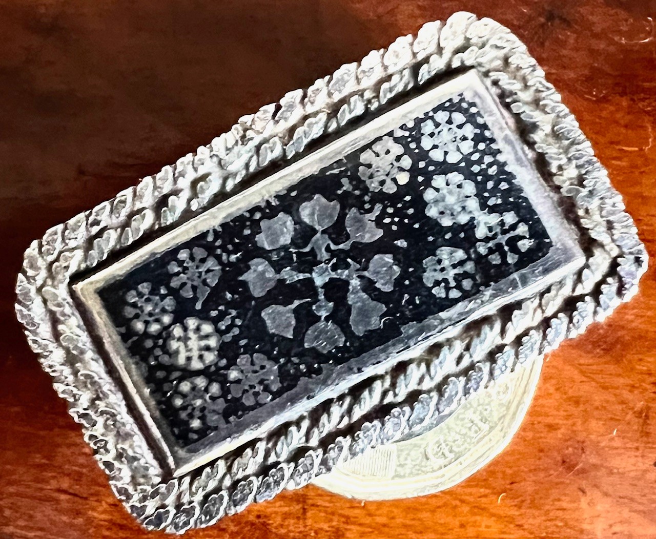 SMALL SILVER BOX INLAID WITH BLACK ENAMEL, STAMPED TO BASE 900 - Bild 5 aus 6