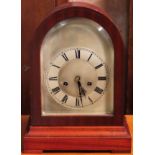 Early 20th century mahogany cased mantle clock with brass dial. Approx. 36cm H Used condition, not