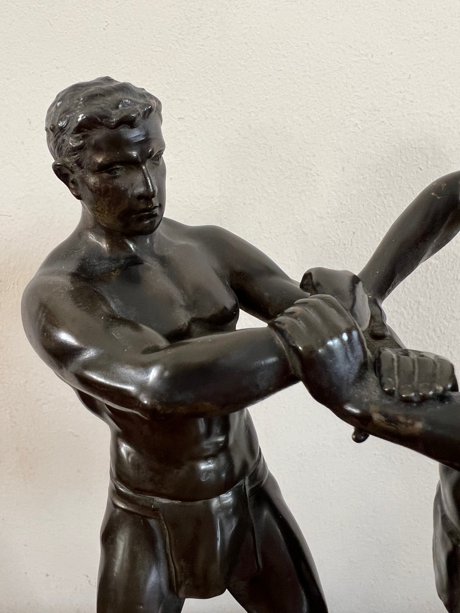 BRONZE FIGURES UPON MARBLE PLINTH DEPICTING CLASSICAL WRESTLERS, UNSIGNED, APPROX 23cm OVERALL - Image 3 of 4