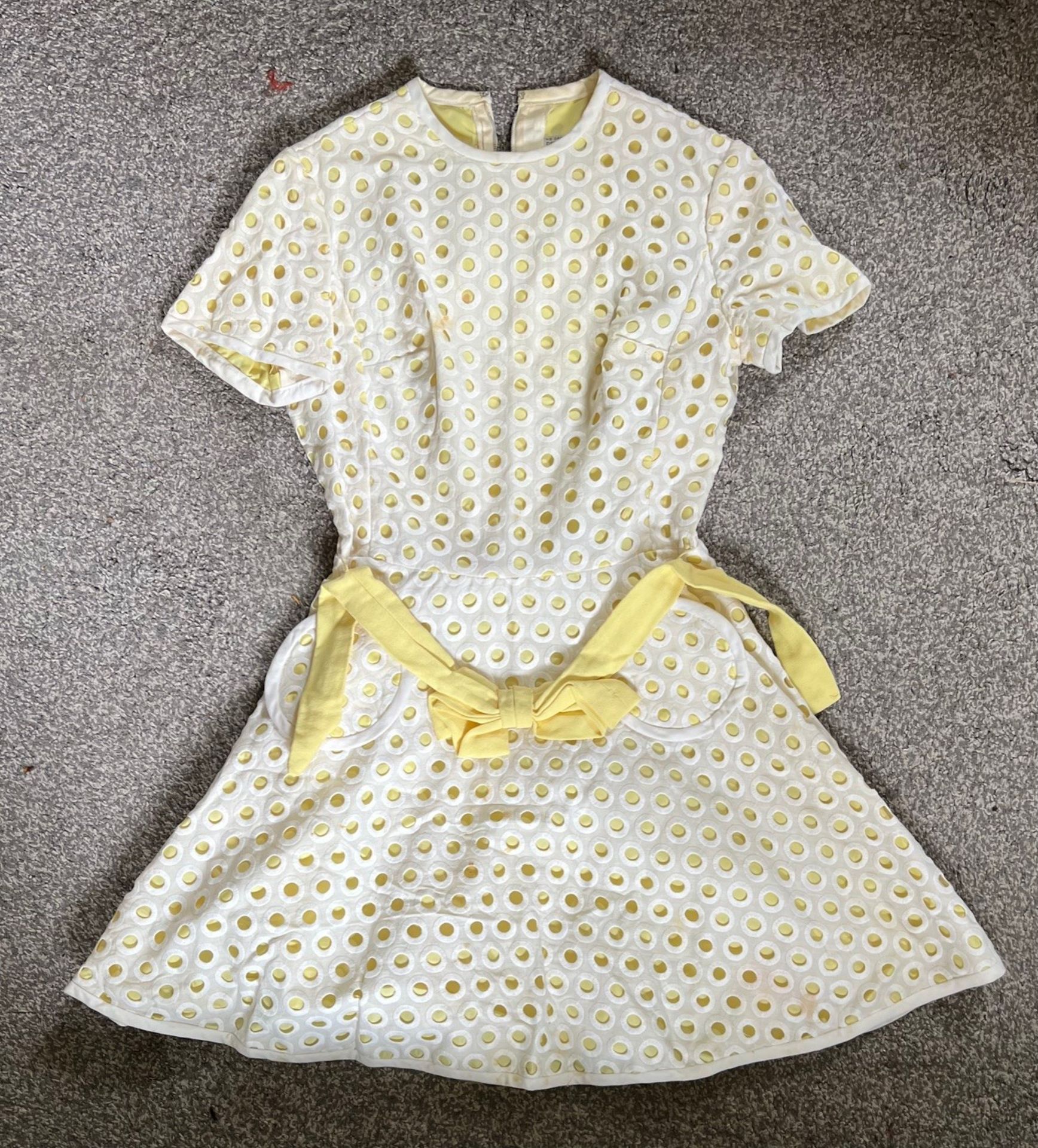 'JEAN ALLEN' 60s STYLE DRESS, WHITE BRODERIE ANGLAISE WITH YELLOW LINING, SIZE 14